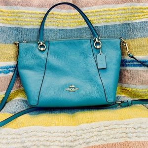 *AUTHENTIC* COACH CROSSBODY BAG!